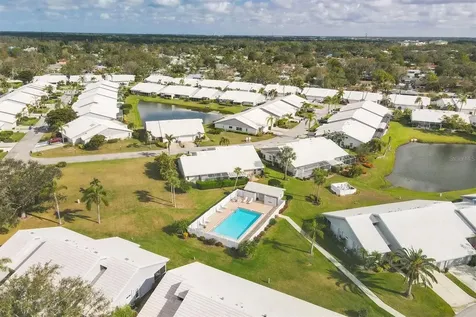 5448 Crestlake Boulevard Sarasota FL 34233