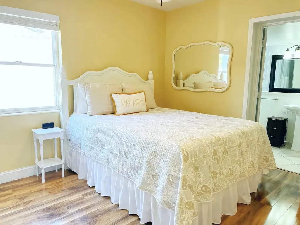2442 Wood Street Sarasota FL 34237