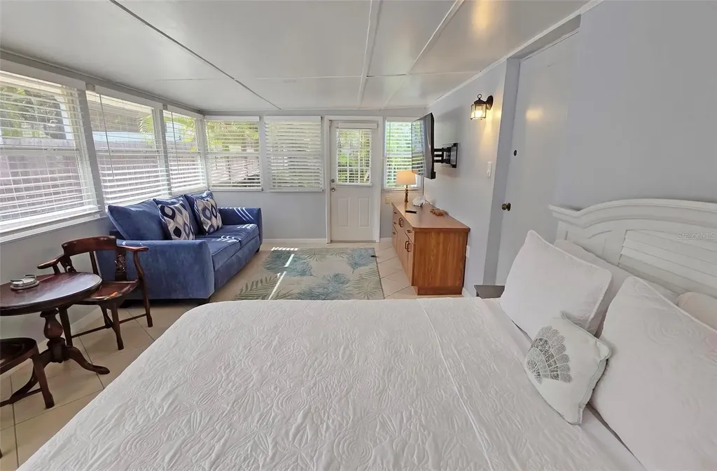 2442 Wood Street Sarasota FL 34237