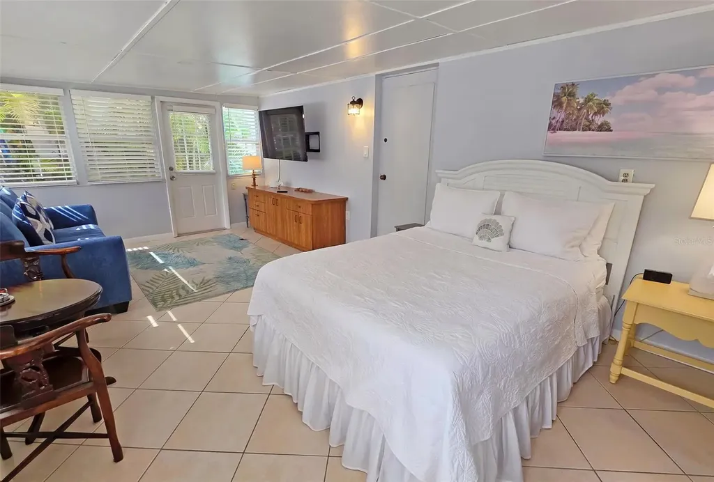 2442 Wood Street Sarasota FL 34237