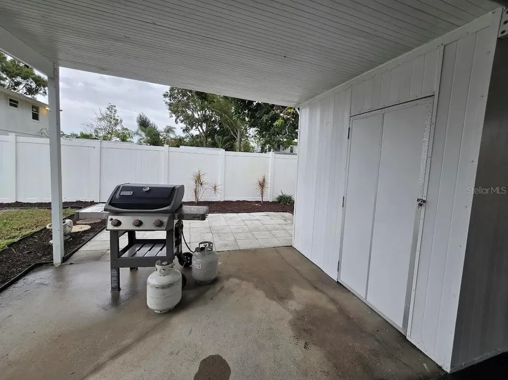 2442 Wood Street Sarasota FL 34237