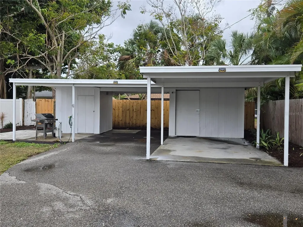2442 Wood Street Sarasota FL 34237