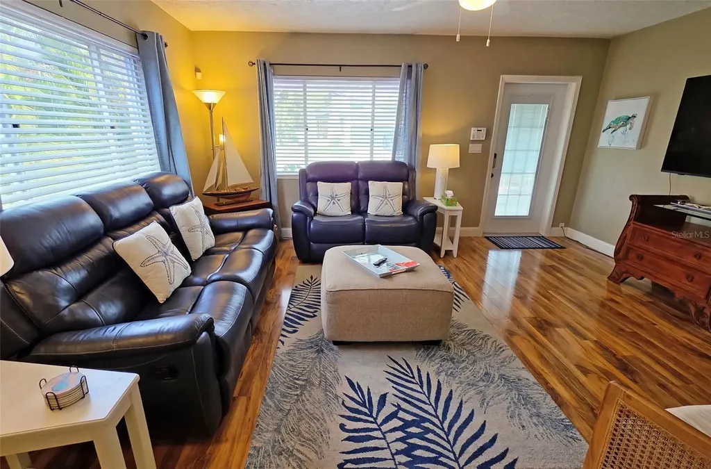 2442 Wood Street Sarasota FL 34237