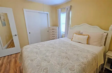2442 Wood Street Sarasota FL 34237