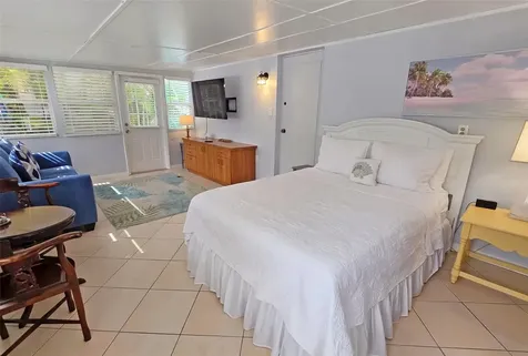 2442 Wood Street Sarasota FL 34237