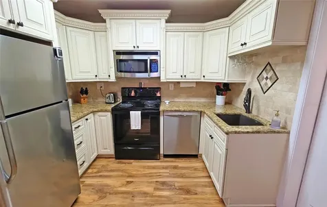 2442 Wood Street Sarasota FL 34237