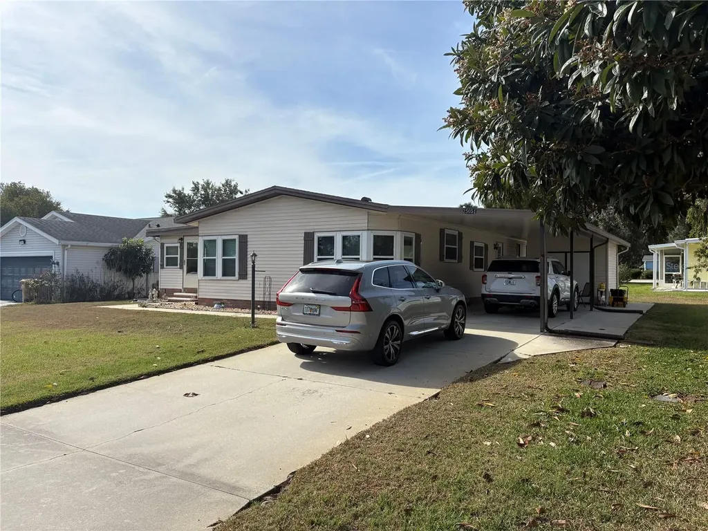 25051 Betton Hill Leesburg FL 34748