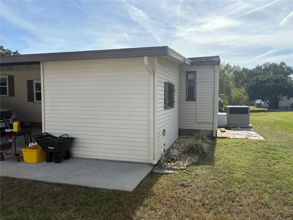 25051 Betton Hill Leesburg FL 34748
