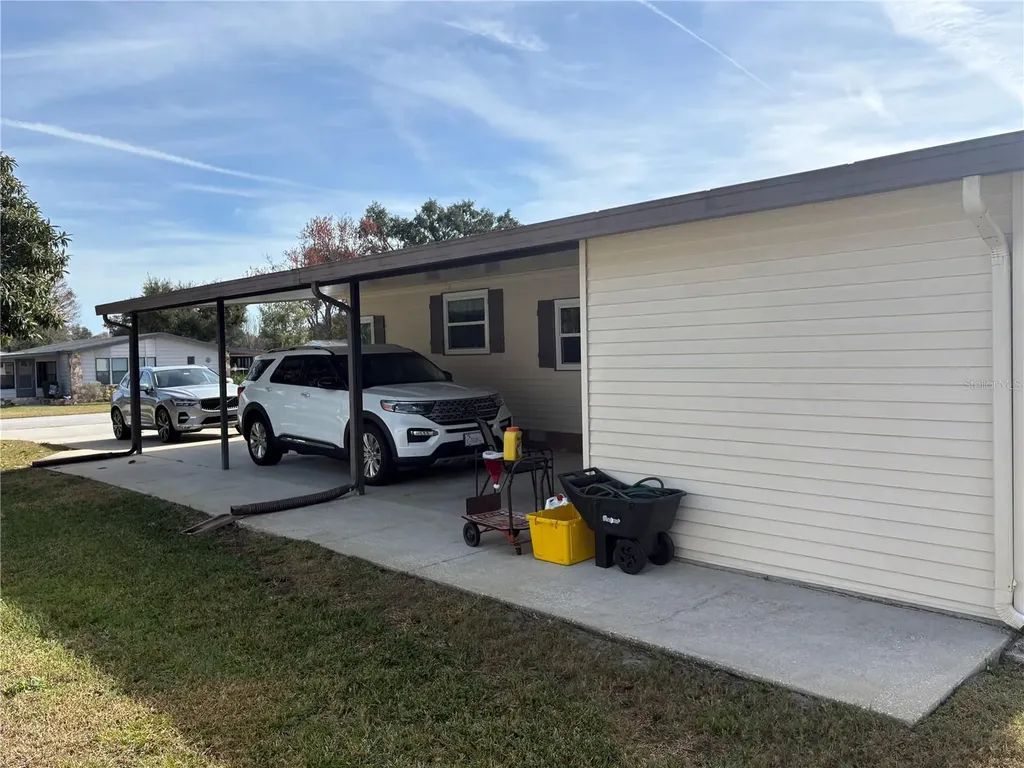 25051 Betton Hill Leesburg FL 34748
