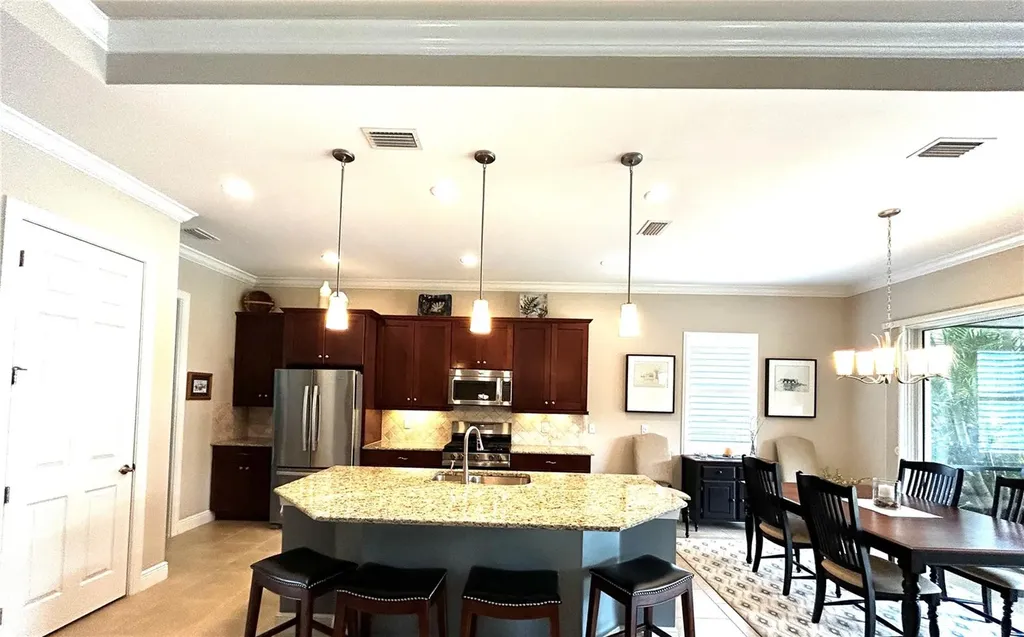 5033 Lake Overlook Avenue Bradenton FL 34208