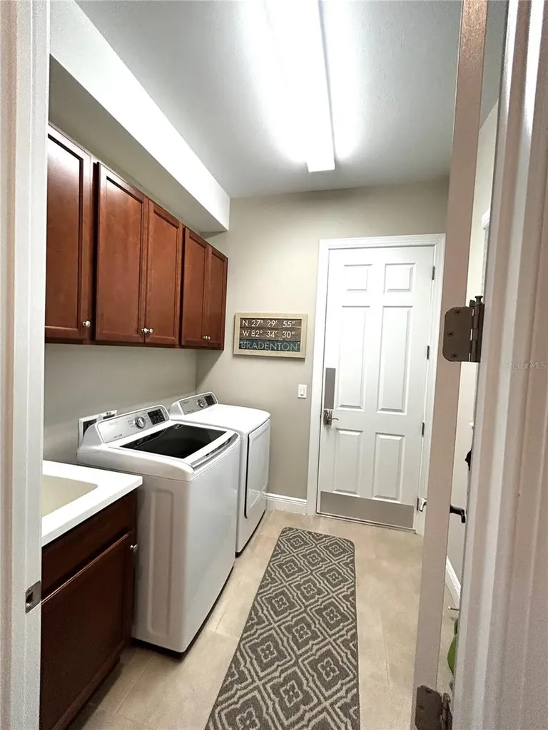 5033 Lake Overlook Avenue Bradenton FL 34208