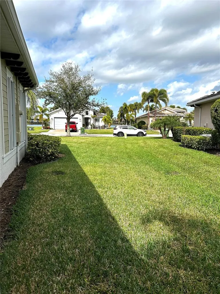 5033 Lake Overlook Avenue Bradenton FL 34208