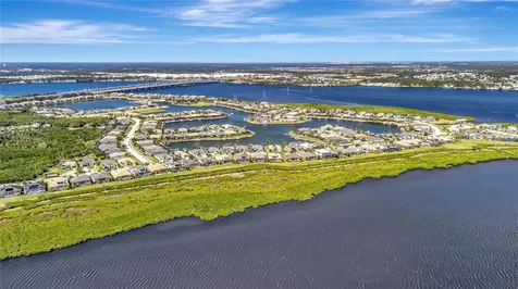 5033 Lake Overlook Avenue Bradenton FL 34208