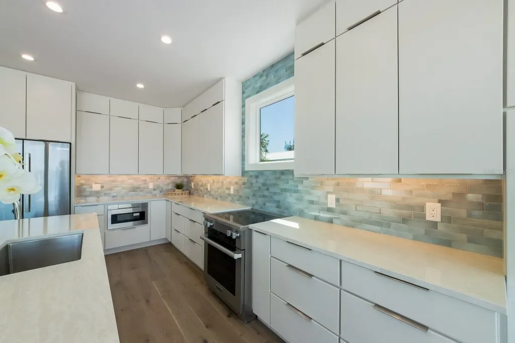 870 N Shore Drive Anna Maria FL 34216