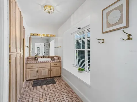 1218 SE 11th Street Ocala FL 34471