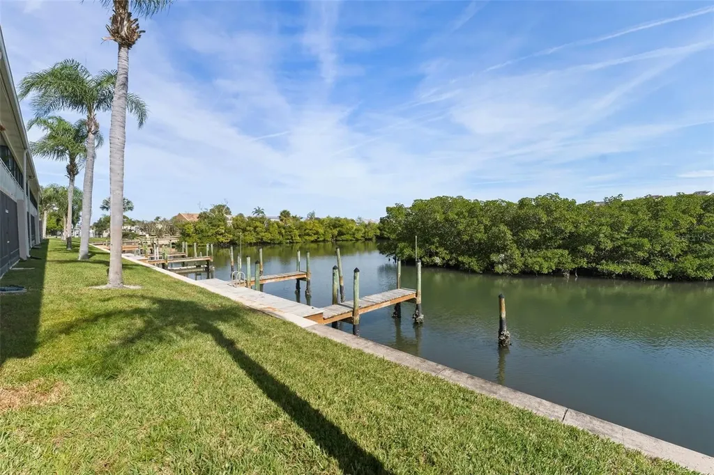 8806 Bay Pointe Drive Tampa FL 33615