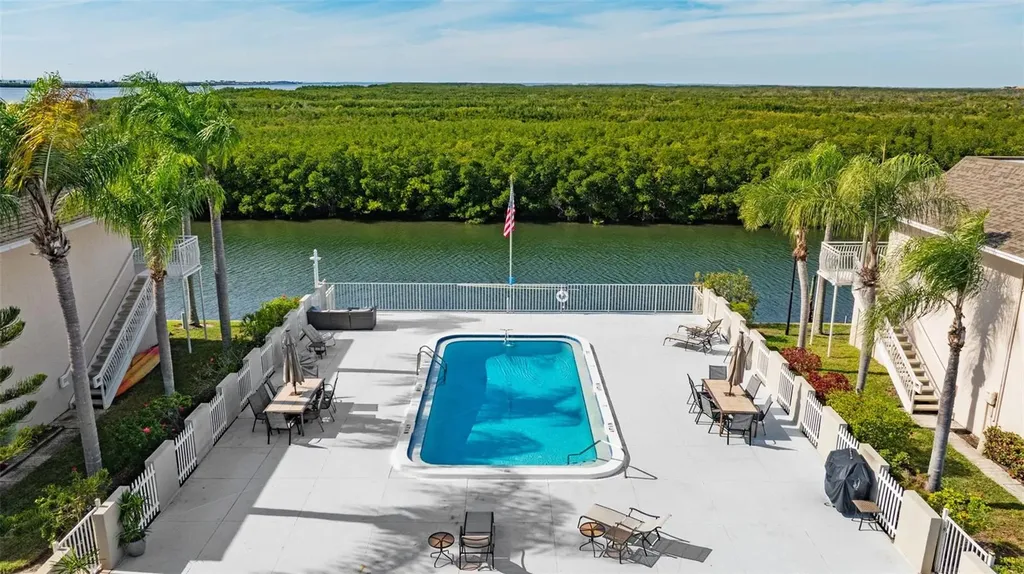8806 Bay Pointe Drive Tampa FL 33615