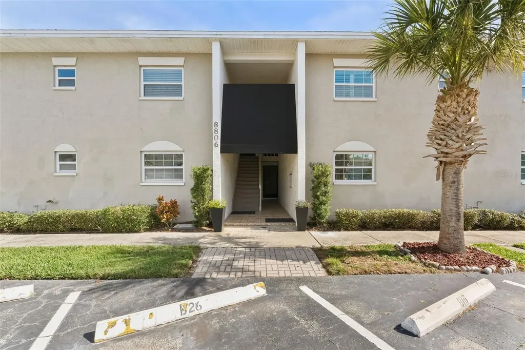 8806 Bay Pointe Drive Tampa FL 33615