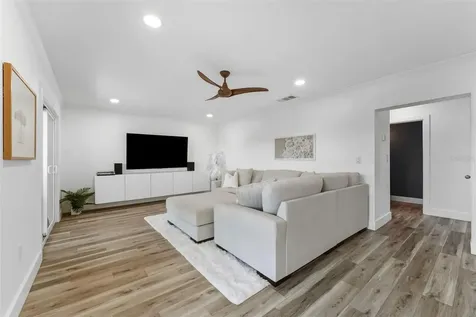 8806 Bay Pointe Drive Tampa FL 33615