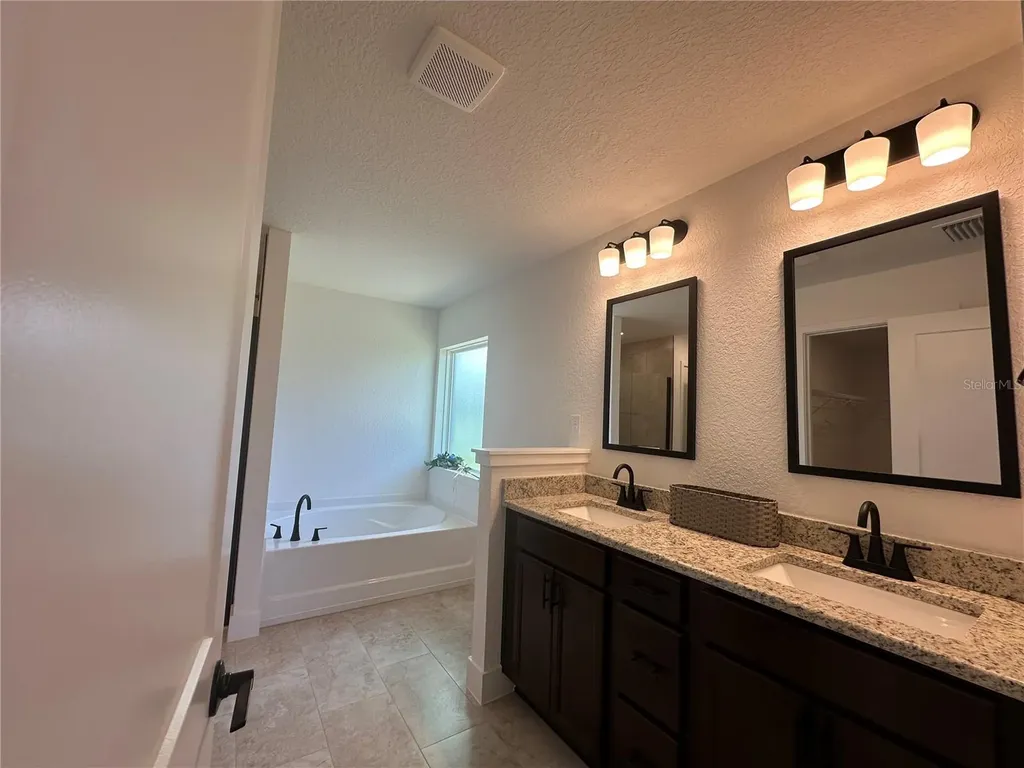 12551 NE 48th Terrace Oxford FL 34484