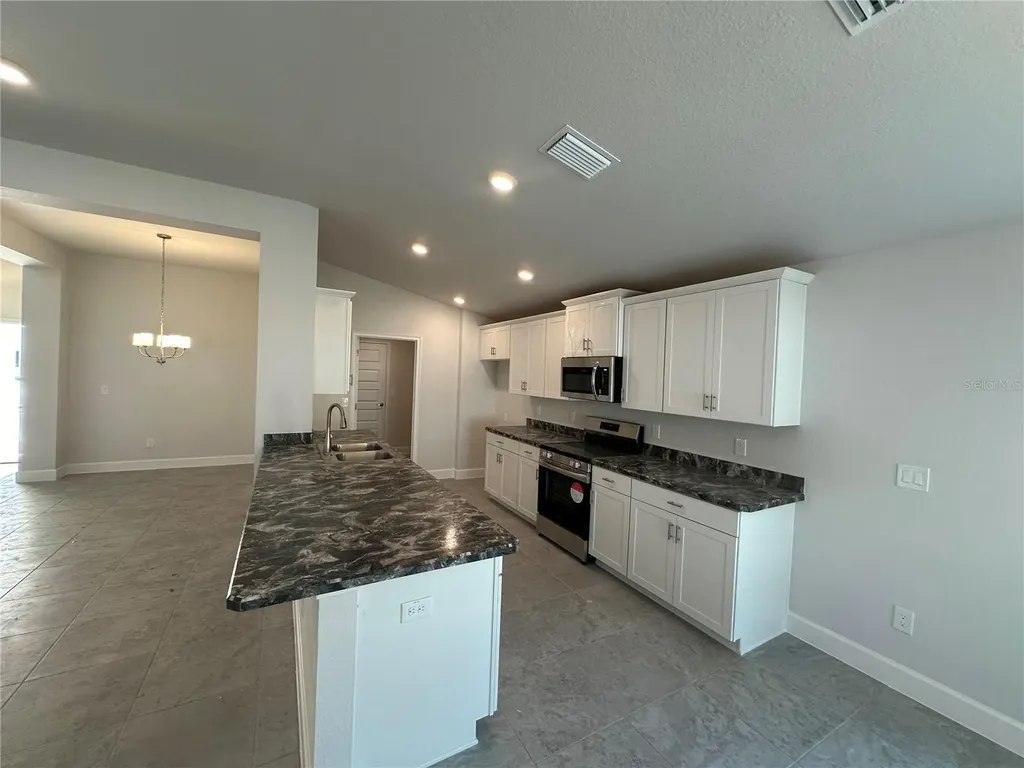 12551 NE 48th Terrace Oxford FL 34484