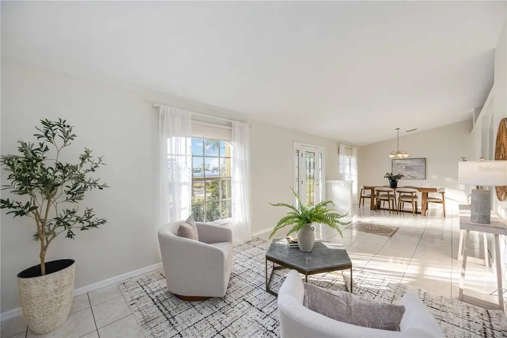 925 NE 4th Avenue Cape Coral FL 33909