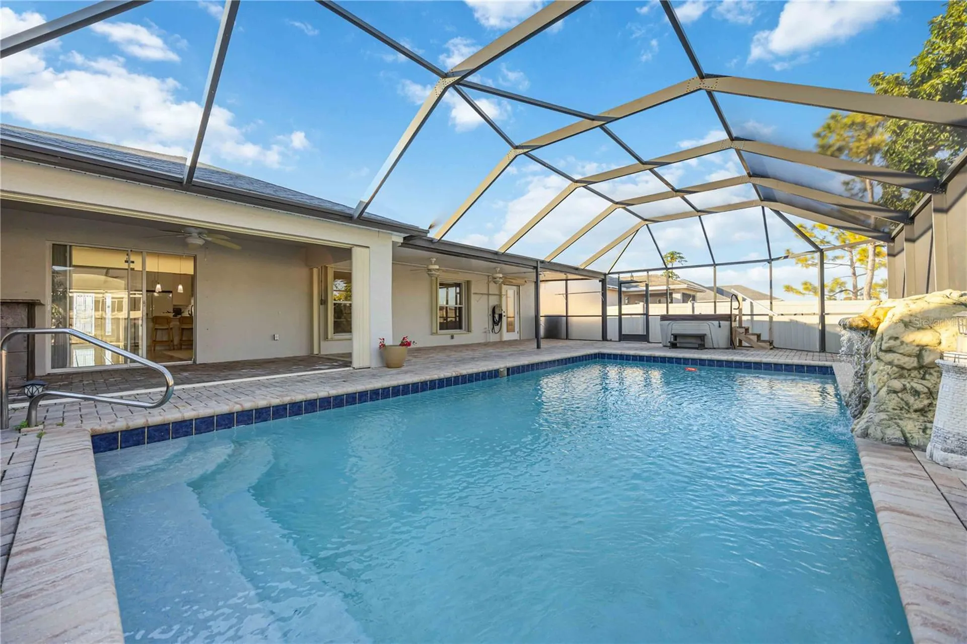 925 NE 4th Avenue Cape Coral FL 33909