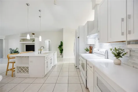 925 NE 4th Avenue Cape Coral FL 33909