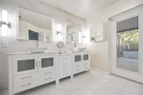 925 NE 4th Avenue Cape Coral FL 33909