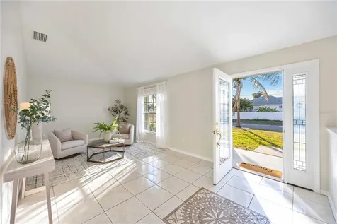 925 NE 4th Avenue Cape Coral FL 33909