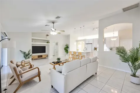 925 NE 4th Avenue Cape Coral FL 33909