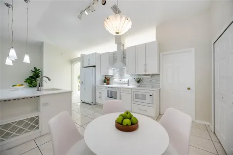 925 NE 4th Avenue Cape Coral FL 33909