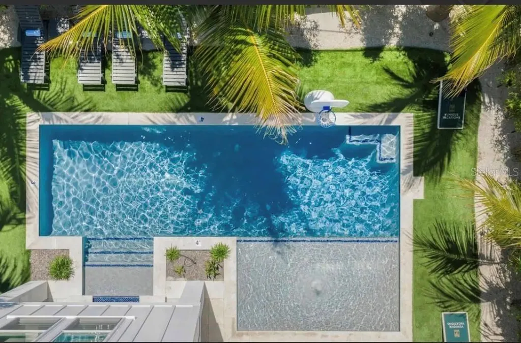 2206 Avenue A Bradenton Beach FL 34217