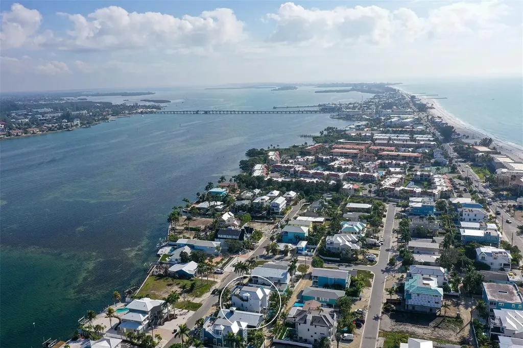 2206 Avenue A Bradenton Beach FL 34217