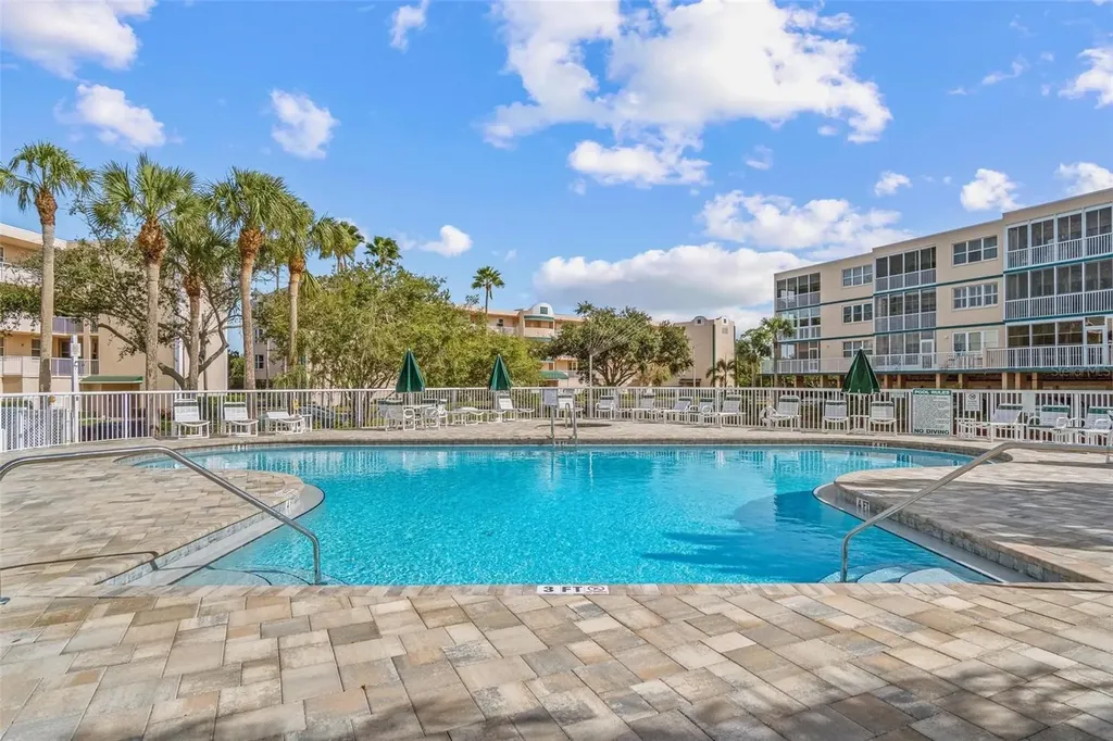 6555 99th Way N St Petersburg FL 33708