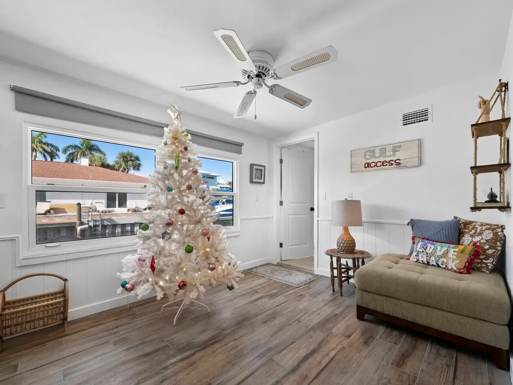 691 Tarawitt Drive Longboat Key FL 34228