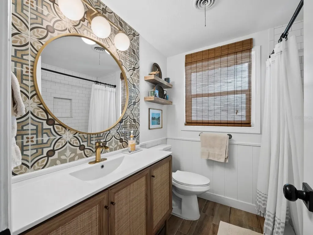 691 Tarawitt Drive Longboat Key FL 34228