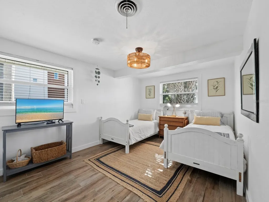 691 Tarawitt Drive Longboat Key FL 34228