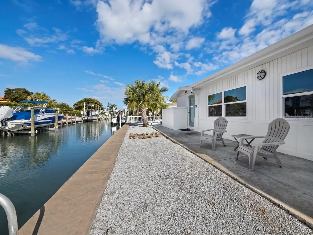 691 Tarawitt Drive Longboat Key FL 34228