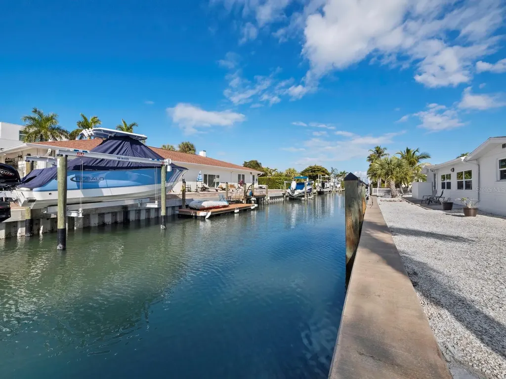691 Tarawitt Drive Longboat Key FL 34228