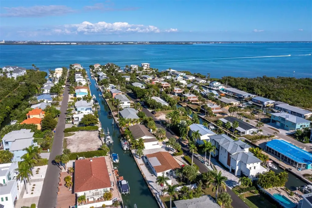 691 Tarawitt Drive Longboat Key FL 34228