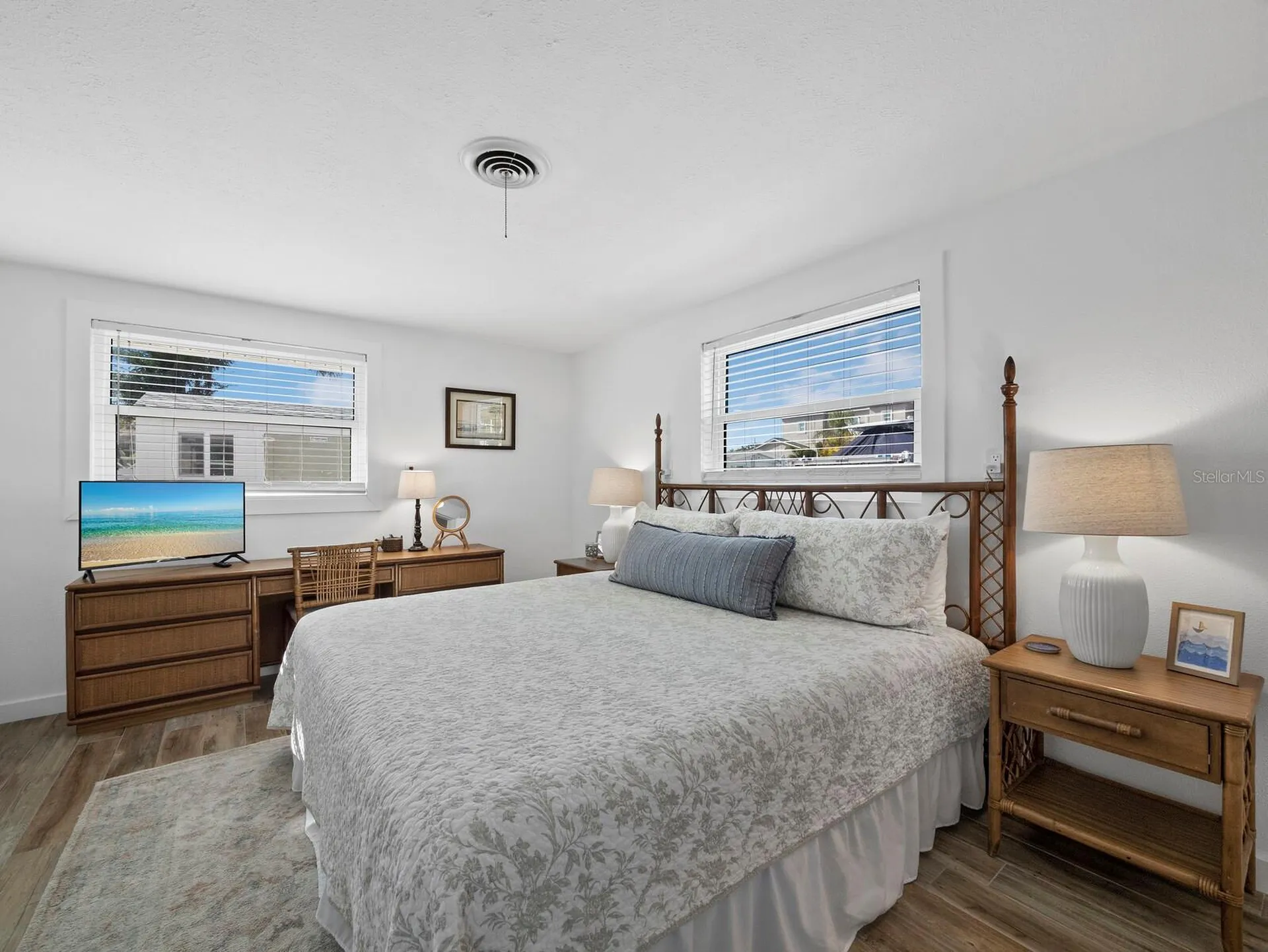 691 Tarawitt Drive Longboat Key FL 34228