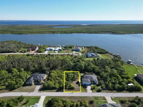 9558 Shelburne Circle Port Charlotte FL 33981