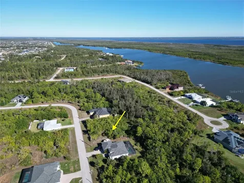 9558 Shelburne Circle Port Charlotte FL 33981