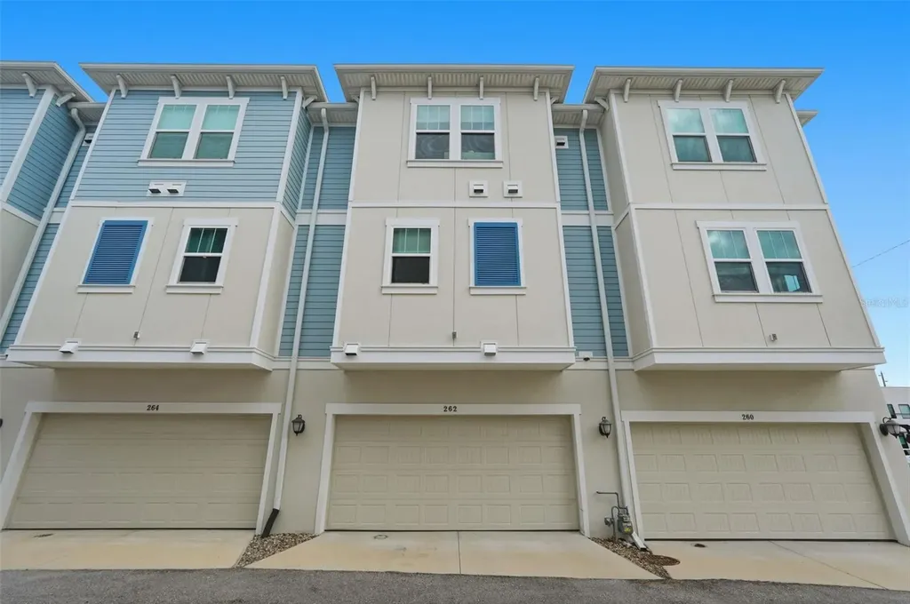 262 8th Street N St Petersburg FL 33701