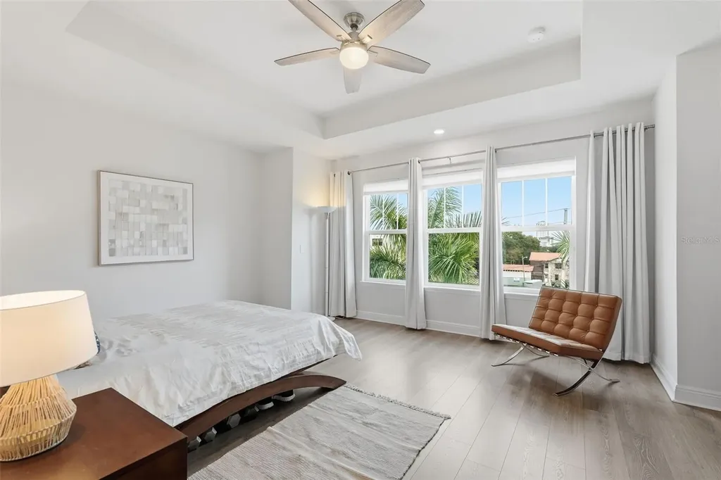 262 8th Street N St Petersburg FL 33701