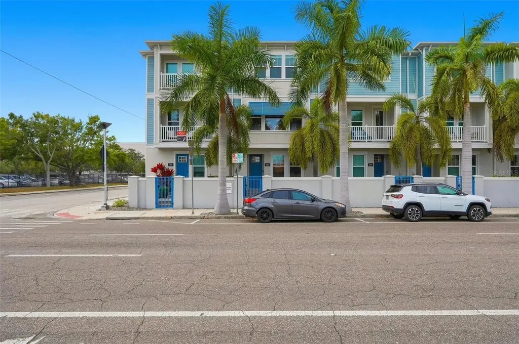 262 8th Street N St Petersburg FL 33701