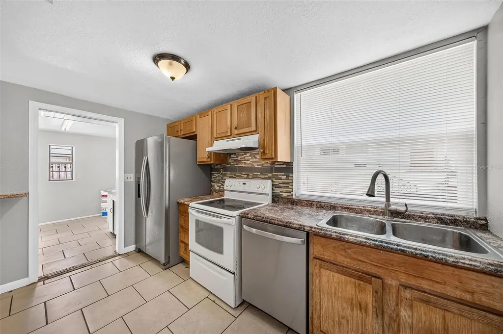 708 N Saint Clair Abrams Avenue Tavares FL 32778