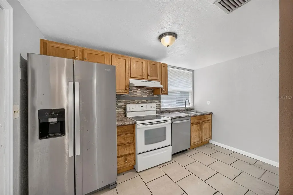708 N Saint Clair Abrams Avenue Tavares FL 32778