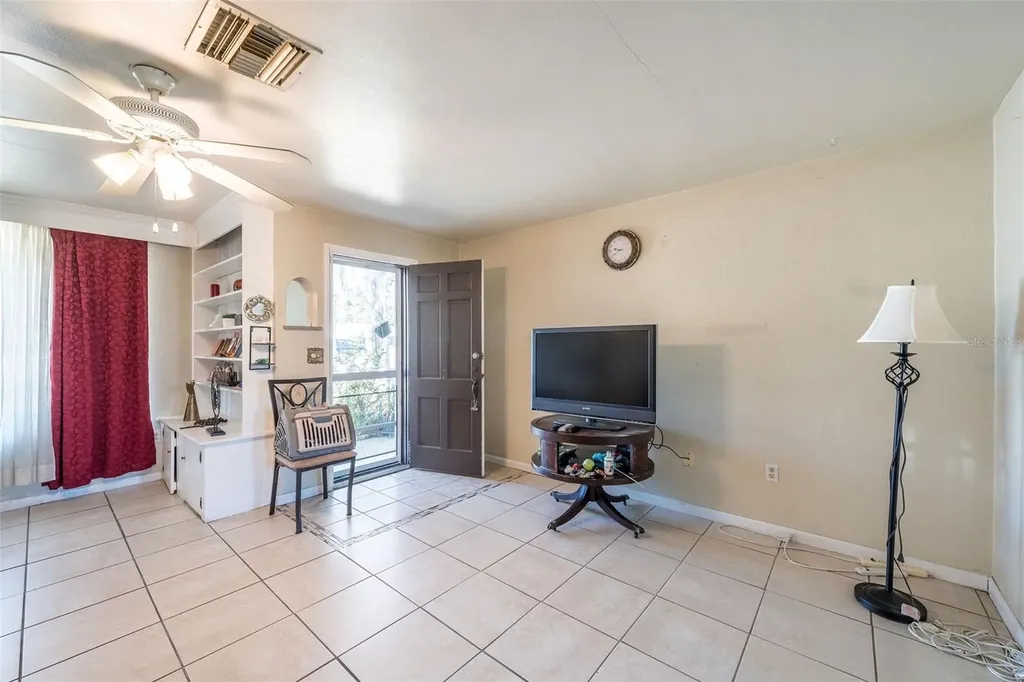 708 N Saint Clair Abrams Avenue Tavares FL 32778